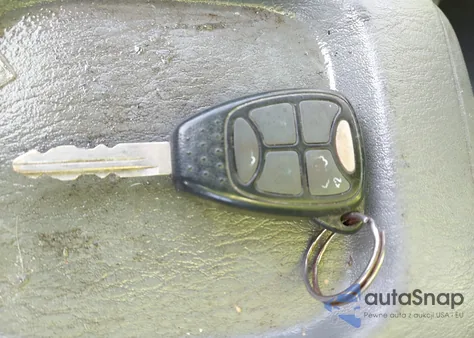 2006 Dodge Grand Caravan Sxt from USA, damaged, VIN 2D4GP44L16R717109